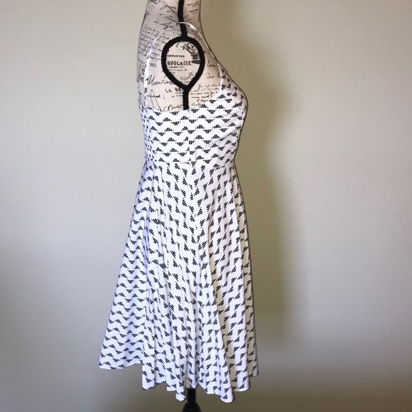 💕NWOT💕 WHITE WITH BLACK PATTERN MIDI SUNDRESS - Picture 3 of 7